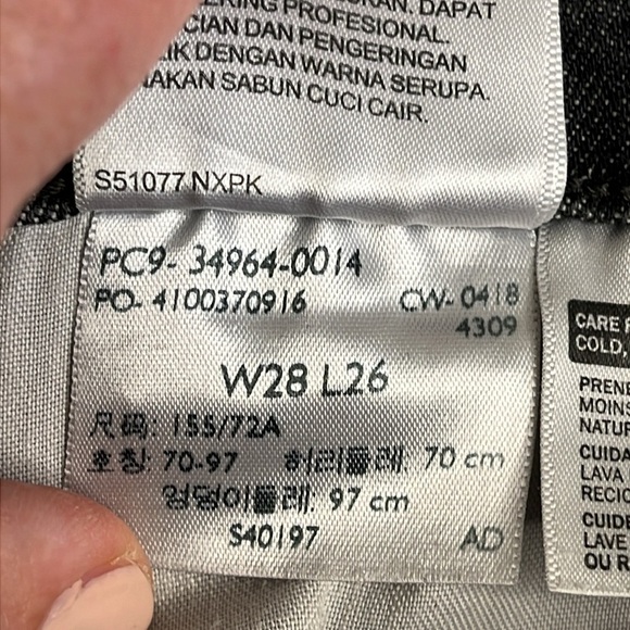 Levi's Premium WEDGIE STRAIGHT FIT WOMEN'S JEANS raw hems button fly - Picture 12 of 17